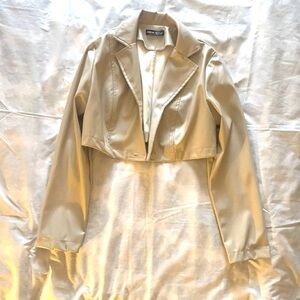 Elegant Beige Cropped Blazer